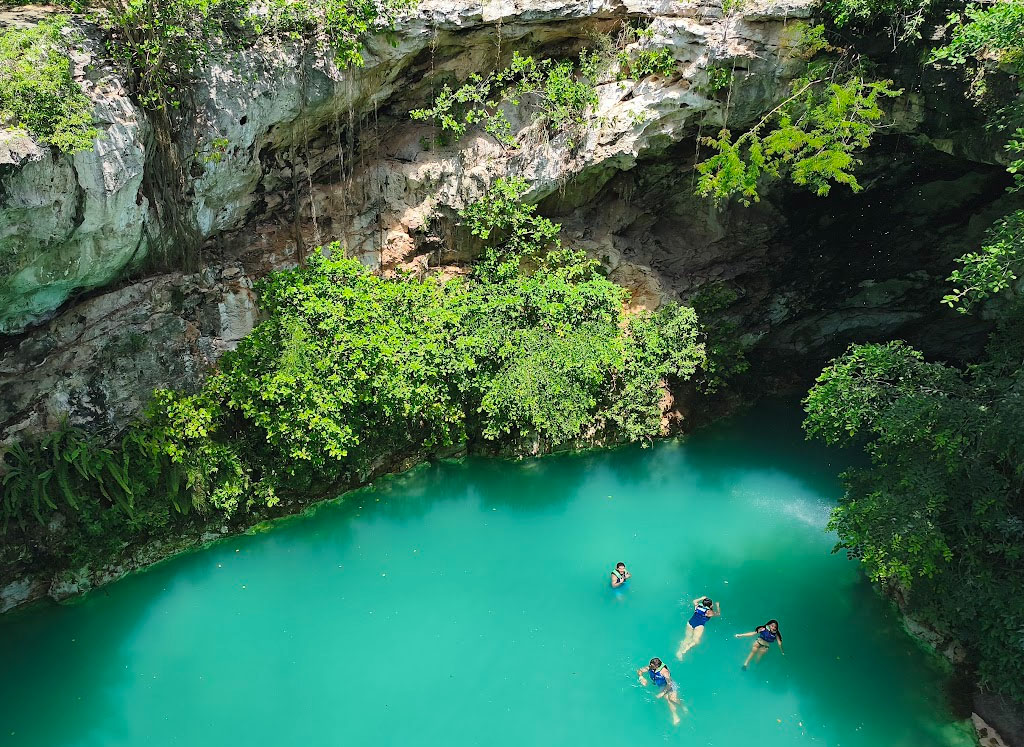 cenotes